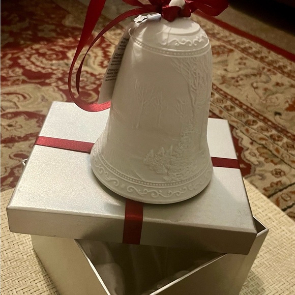 Kringle Express 5” Illuminated Porcelain Holiday Bell with Gift Box - Picture 11 of 15